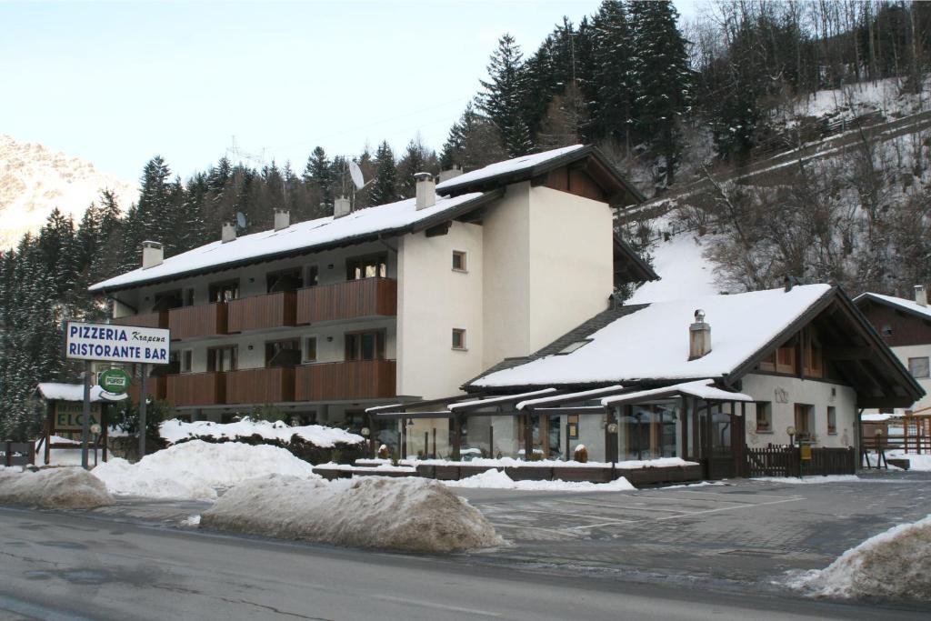 Residence Elga Valdisotto Exteriör bild